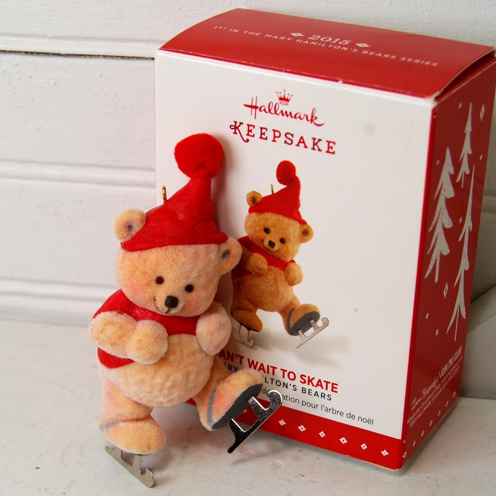 Hallmark 2015 Mary Hamilton Bear ornament Holiday Christmas Ice Skating decor